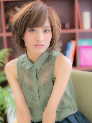 大人かわいく、洗練された≪フェミニンボブ≫b