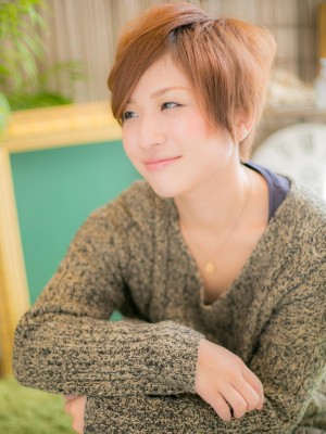 カジュアルが大人可愛い★ショートスタイルb