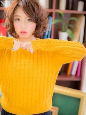 ランダムな毛先が◎大人ドーリーヘアb