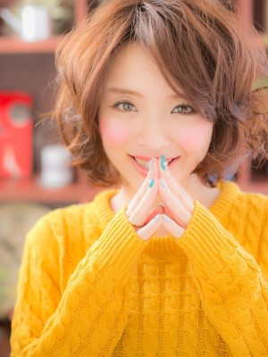 ランダムな毛先が◎大人ドーリーヘアa