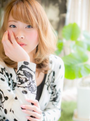 伸ばしかけで可愛くいたい♪セミディa