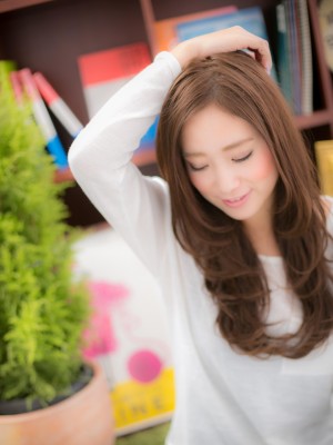 カールで織りなす 《コケティッシュロング》ｂ