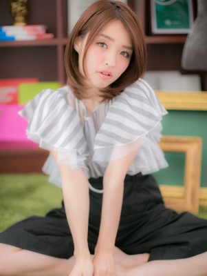 セミウェットな質感＜ヌーディーミディ＞b