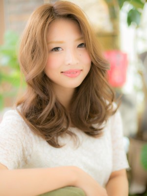 大きめカールが可愛い☆甘すぎないロングａ