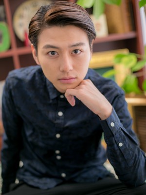 ”ツーブロックｘ七三”の好感モテショートa