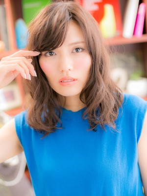 流し前髪で大人レディ抜け感セミディa