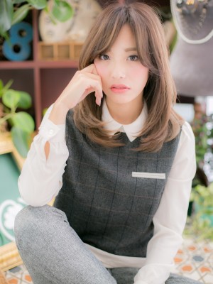 【グラデカラーの”小悪魔”セミディ】