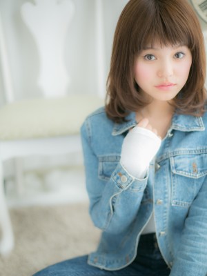 【ぱっつんバング】ショートバングで《甘辛ミディ》