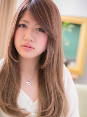 明るめ★ベージュカラーの艶サラストレートb