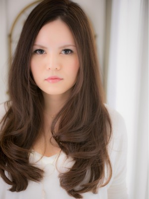 毛先まで艶たっぷり★憧れナチュラルロング