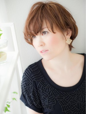 透明感カラーのヌーディ―ショート
