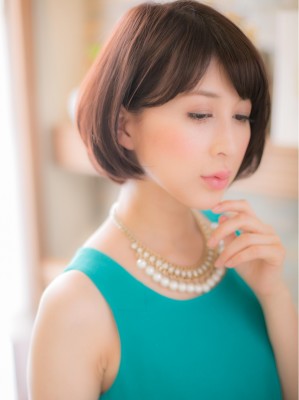 耳かけもオシャレ♪フェミニン大人ボブ