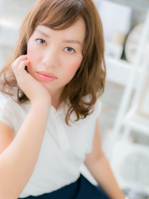 ショートバングが愛らしい♪ゆるふわセミディa