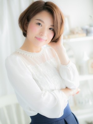 デキる女の”美形”ショートボブa