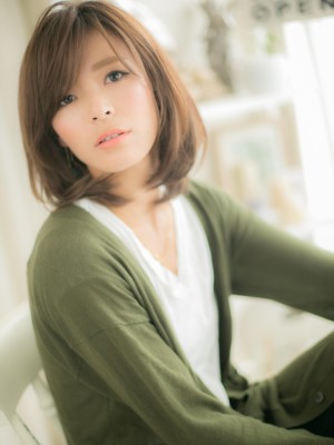 透け感カラーで大人ミディａ