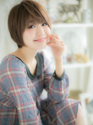 顔だちキュートに♪ツヤさらショートb