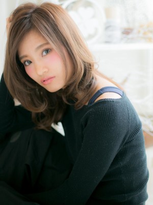 大人女子のこなれ感”エフォートレス”ミディb