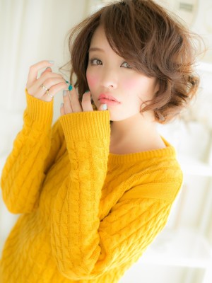 ランダムな毛先が◎大人ドーリーヘアｃ