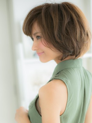 【横顔スタイル】大人かわいく、洗練された≪フェミニンボブ≫