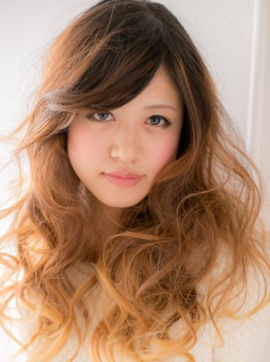 【グラデーション】アレンジ幅UP！‥甘くないウェーブロング