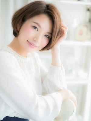 デキる女の”美形”ショートボブa