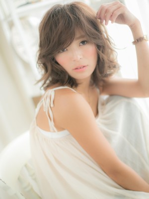 絶妙なふわボサ感《エフォートレスミディ》a