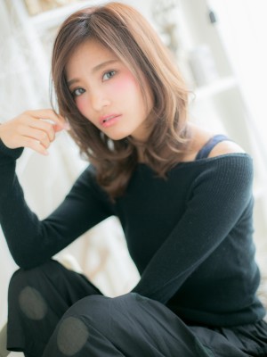 大人女子のこなれ感”エフォートレス”ミディa