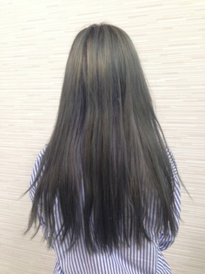 憧れのサラ艶美髪抜け感ストレートフェミニンロング