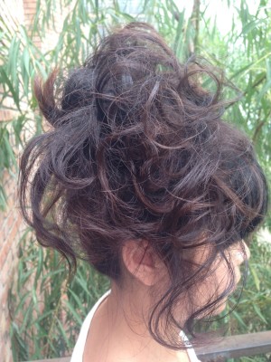 大人かわいい無造作ルーズなセレブ外国人風ヘアアレンジ