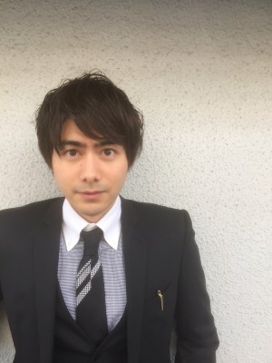 好感度アップ無造作七三ビジネススタイル