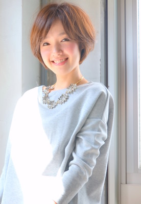 大人系前下がりシュートボブ
