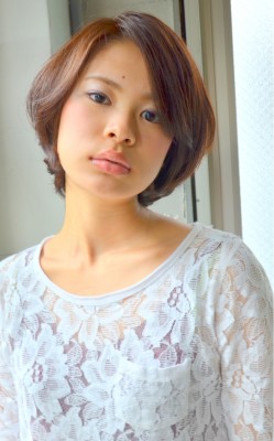 シルエットがきれいなショートBOBスタイル