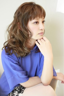 大人可愛いフェミニンウエーブ