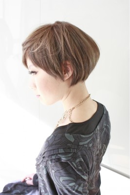 柔らかい質感のシルエットボブ
