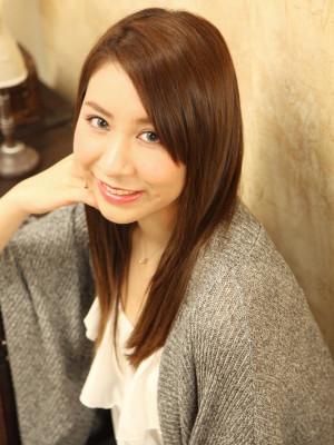 ナチュラルつやつやストレートｘ大人可愛い　巣鴨店