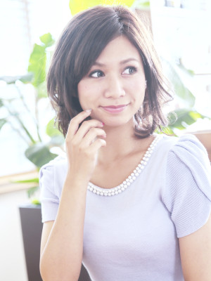 安定の好感度☆上品さと華やかさで作るフェザーボブ♪