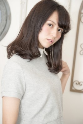 ナチュラルなワンカールミディ