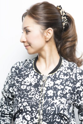 オフィスヘアアレンジバナナクリップ