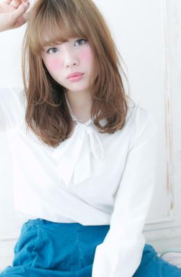 『cielbyafloat』ブルージュカラーの透明感セミディ