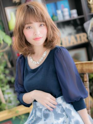 美人顔を作る！ひし形シルエットセミディ