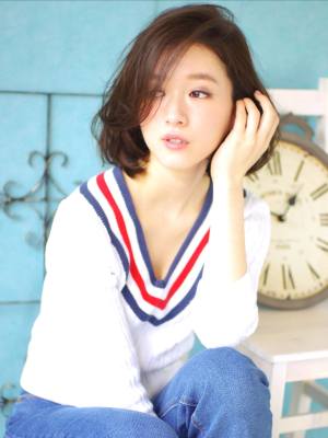 大人かわいい暗髪ショート