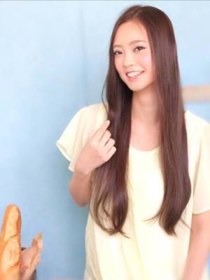 愛されるストレートスタイル
