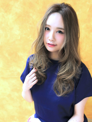 小顔に見せる☆センターパートロング