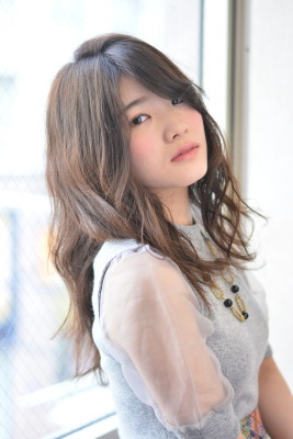 大人かわいいエフォートレス♪フェミニンセミディ