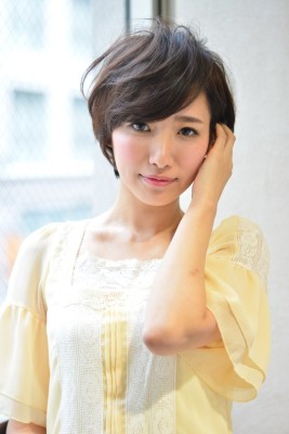 好感度UP流し前髪ナチュラルマニッシュショート