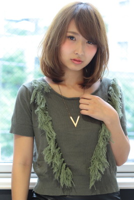 大人かわいい流し前髪ふんわりワンカールボブ