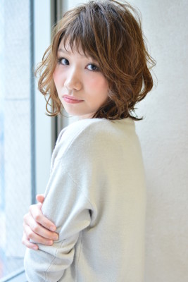 大人かわいいセミウェット♪やわらかフェザーボブ
