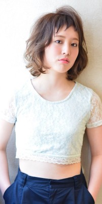 大人かわいい♪外国人風ハイトーンダブルカラー鎖骨ミディ