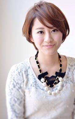 大人かわいい斜めバングマニッシュラウンドボブ