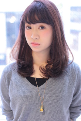 厚めバングが大人かわいいクラシカルな抜け感ラウンドボブ